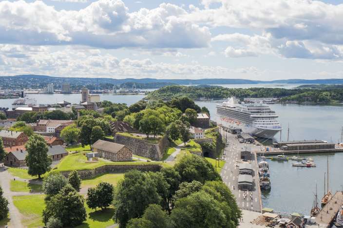 Rewards environmentally friendly cruiseships Rewards environmentally friendly cruiseships