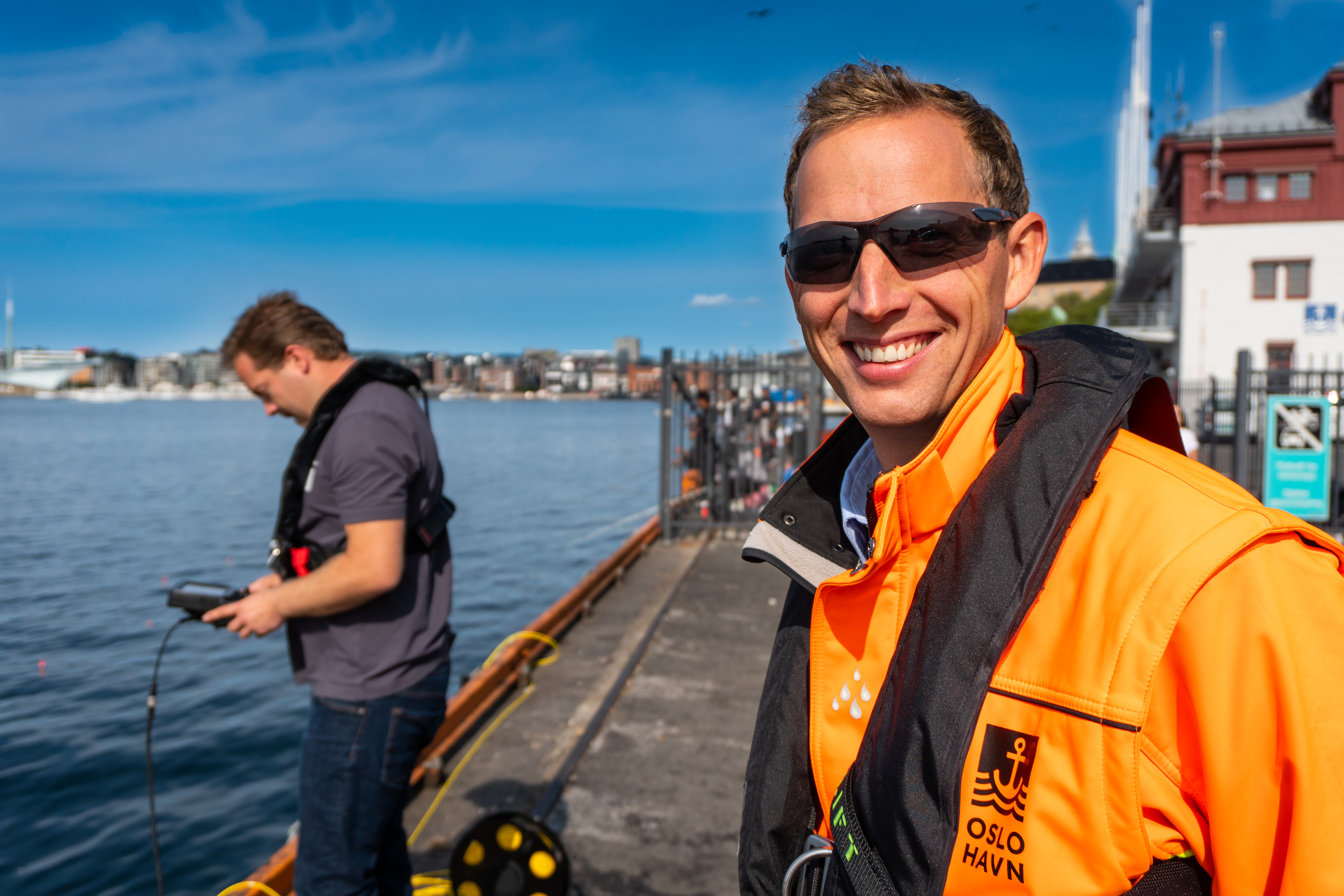 Droner og dykkere i dugnad for å rydde fjorden Droner og dykkere i dugnad for å rydde fjorden