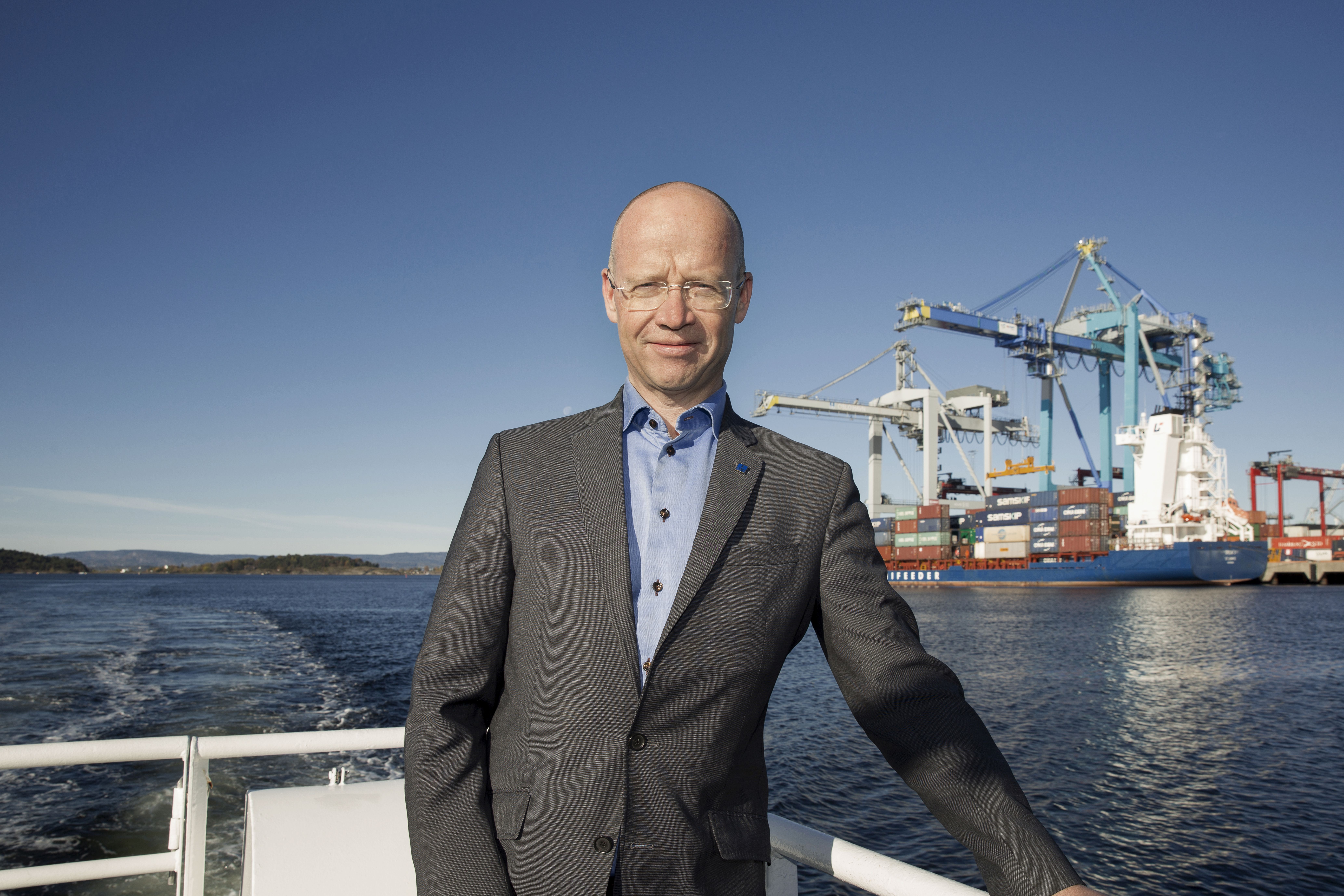 Ingvar M. Mathisen på baat