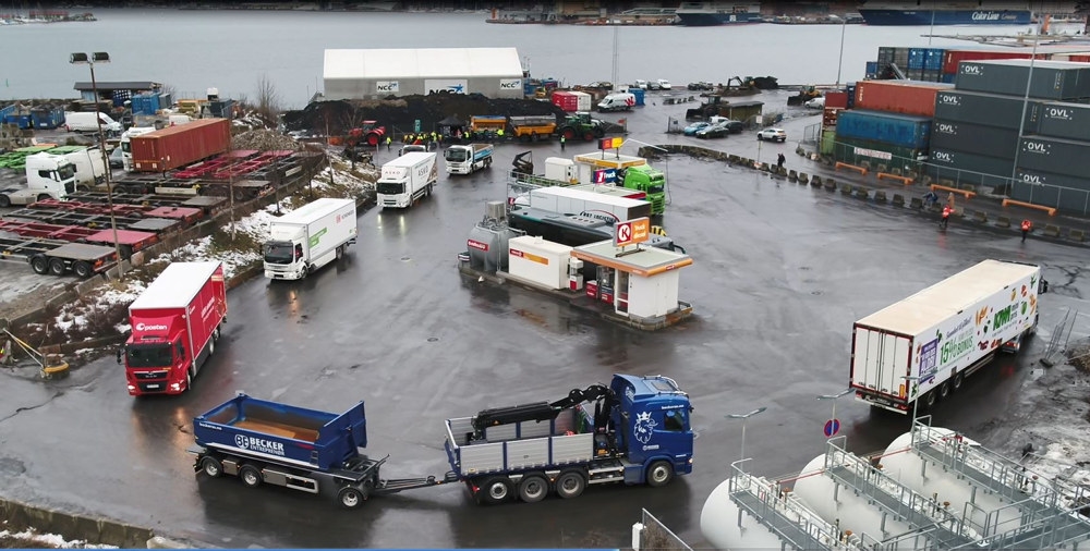 19. januar 2022 gikk startskuddet på samarbeidet mellom Oslo og Viken, der målet er å få så mange som mulig til å omstille tungtransporten sin slik at den blir fossilfri. Aktørene stiller opp med verdens første fossilfrie lastebilparade fra Tusenfryd til Grønlikaia i Oslo.Oslo Havns elektriske lastebil ledet kortesjen.