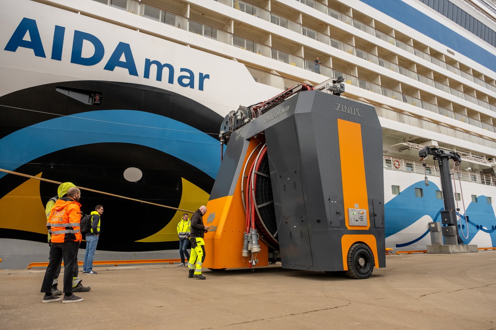 AIDAmar - første test med skip av landstrømanlegget for cruise på Revierkaia.