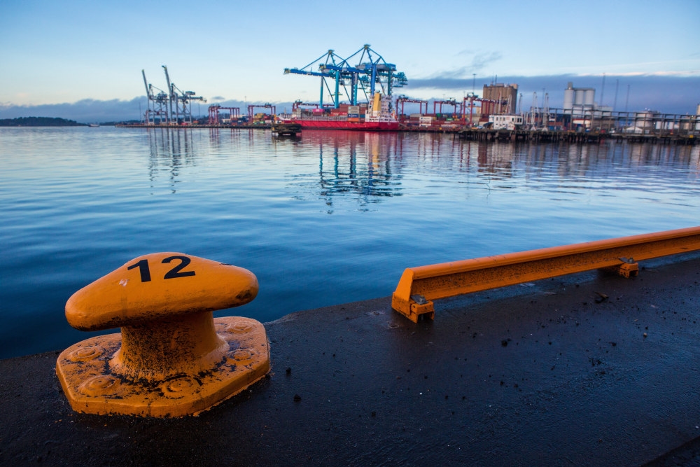 Containerskip til kai ved Yilport Oslo