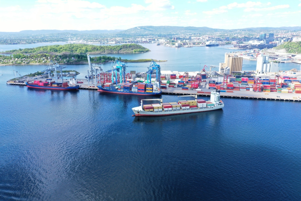 Dronebilder av containerhavna Sjursøya - Yilport Oslo